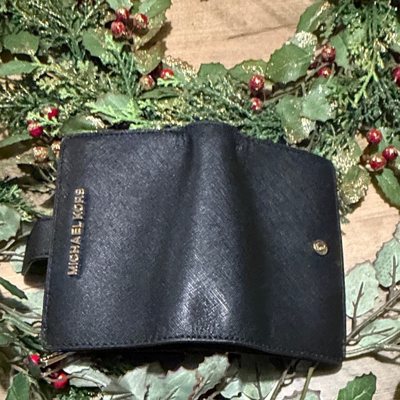 Michael Kors Elegant Black Crossbody Bag and Wallet - Picture 9 of 13